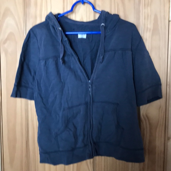 H&M Tops - H&M short sleeved distressed sweatshirt